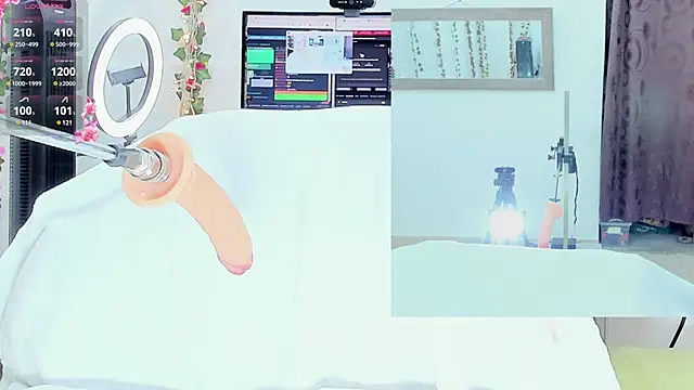 Snapshot of Genesis_Love__ chatting on March 2025 01:02:01 PM Genesis Love online show from March 2025 01:02:01 PM