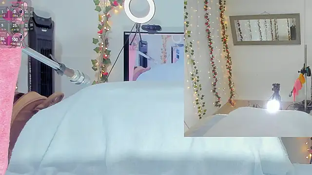 Snapshot of Genesis_Love__ chatting on October 2025 09:28:02 AM Genesis Love online show from October 2025 09:28:02 AM