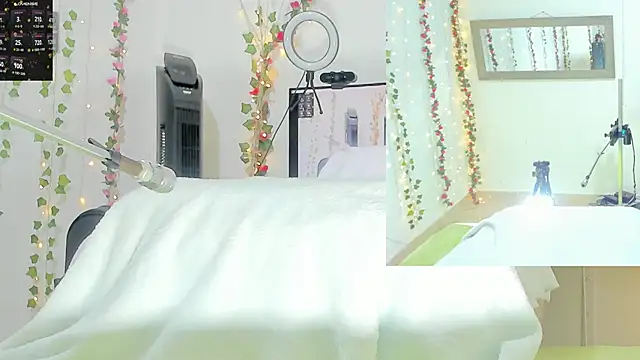 Snapshot of Genesis_Love__ chatting on October 2025 09:23:01 AM Genesis Love online show from October 2025 09:23:01 AM