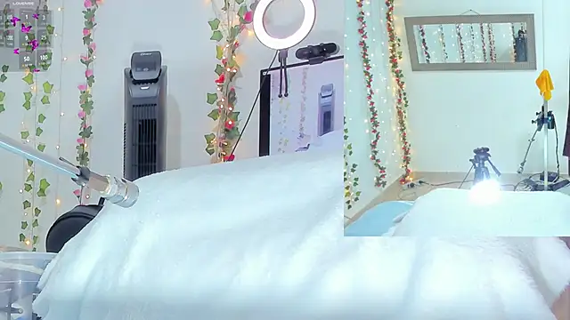 Snapshot of Genesis_Love__ chatting on October 2025 09:24:01 AM Genesis Love online show from October 2025 09:24:01 AM