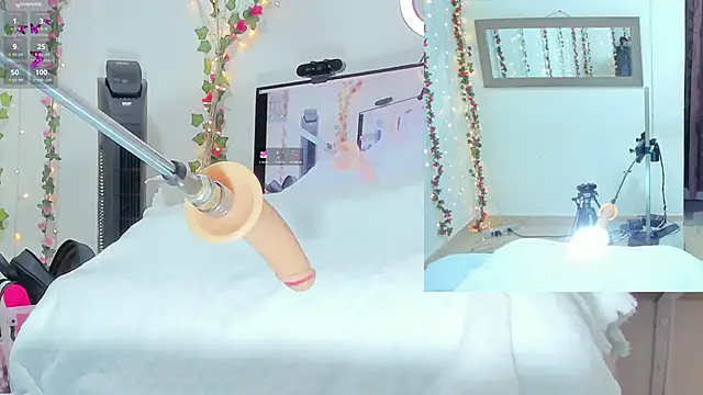 Snapshot of Genesis_Love__ chatting on October 2025 09:32:01 AM Genesis Love online show from October 2025 09:32:01 AM