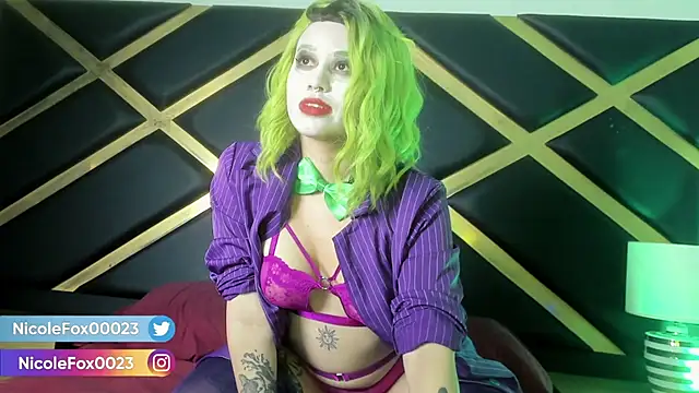 NicoleFox23  online show from October 2025 10:00:02 PM