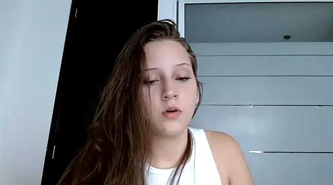 Snapshot of CandyGirlsweet chatting on February 2025 10:37:01 PM CandyGirlsweet online show from February 2025 10:37:01 PM