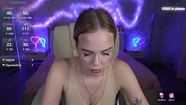EvaCrush online show from March 2025 01:32:02 PM