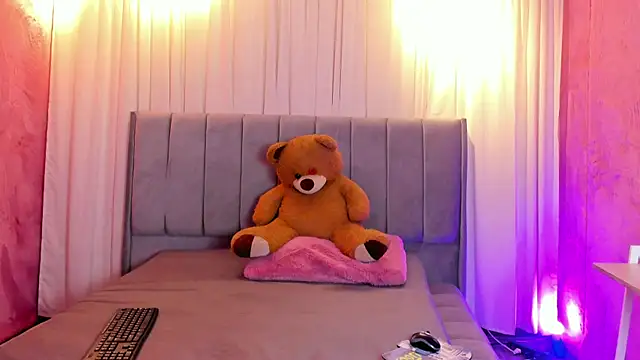 nanii velvett online show from February 2025 01:07:01 PM