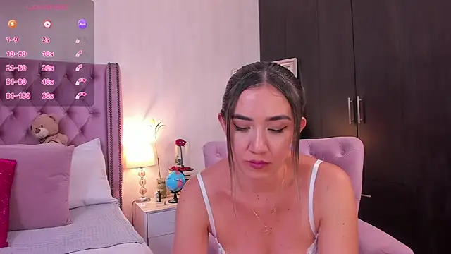 natashaleightt online show from September 2025 02:26:01 AM