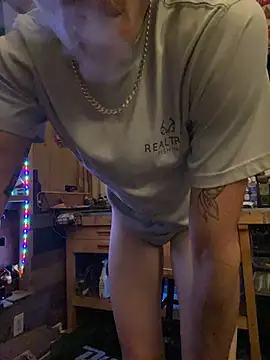 Snapshot of Polaroid_White chatting on October 2025 08:18:02 AM Polaroid White online show from October 2025 08:18:02 AM