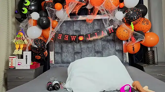 Snapshot of Effie_cooper chatting on October 2025 08:09:02 PM Effie cooper online show from October 2025 08:09:02 PM