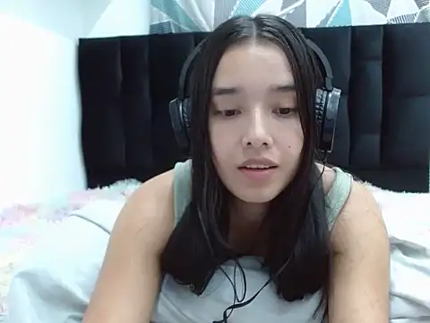 Snapshot of _luna_777 chatting on October 2025 09:35:02 PM luna 777 online show from October 2025 09:35:02 PM