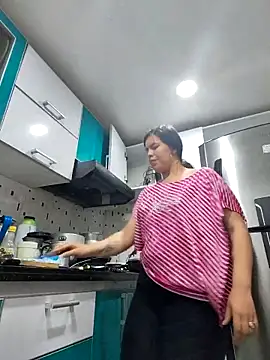 Snapshot of krolay16 chatting on October 2025 01:39:02 AM krolay16 online show from October 2025 01:39:02 AM