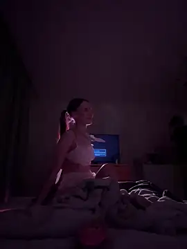 kisssssssss online show from February 2025 06:30:02 PM