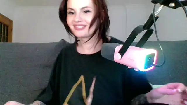 Della Ideal online show from March 2025 08:42:02 PM