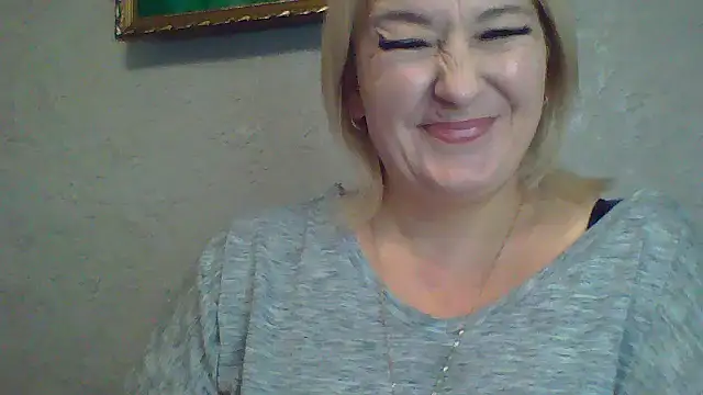 ArielXLoveresss online show from October 2025 03:02:01 PM