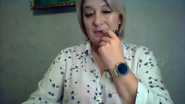 ArielXLoveresss online show from November 2025 10:42:02 PM