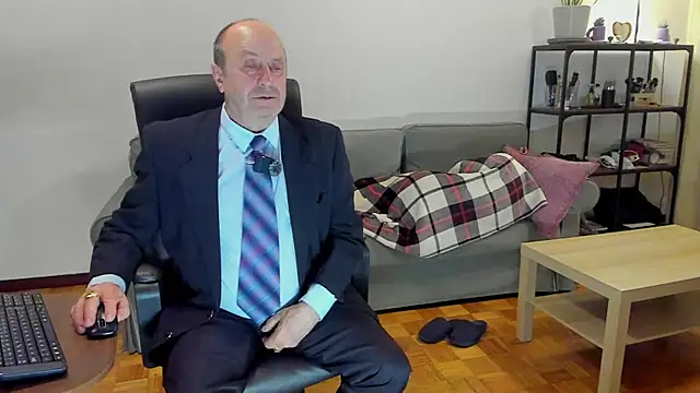 Snapshot of masterboy50 chatting on October 2025 01:23:02 PM masterboy50 online show from October 2025 01:23:02 PM