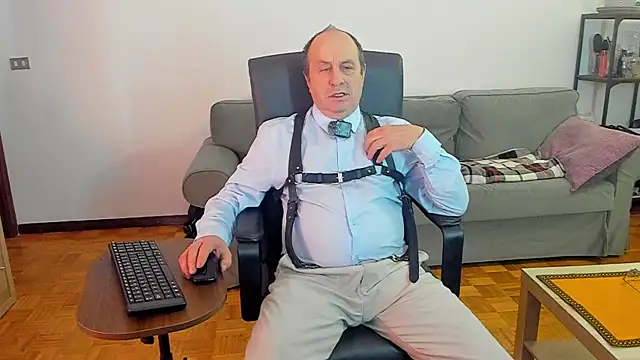 Snapshot of masterboy50 chatting on November 2025 04:09:02 PM masterboy50 online show from November 2025 04:09:02 PM