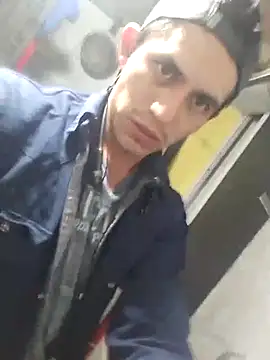 Snapshot of cachondo93 chatting on February 2025 12:54:02 AM cachondo93 online show from February 2025 12:54:02 AM