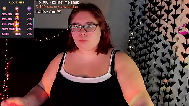 Snapshot of Lily_lu_one chatting on October 2025 10:09:01 PM Lily lu one online show from October 2025 10:09:01 PM