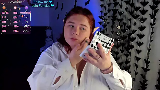 Snapshot of Lily_lu_one chatting on October 2025 11:18:02 PM Lily lu one online show from October 2025 11:18:02 PM