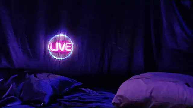 Snapshot of MickDollz chatting on March 2025 04:13:01 AM MickDollz online show from March 2025 04:13:01 AM