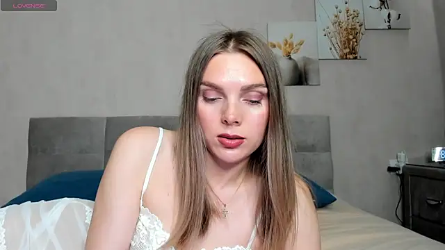 SunnyX GirlX online show from March 2025 02:19:01 AM