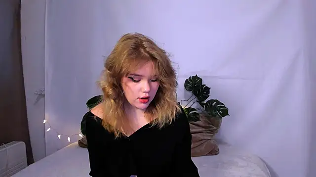 LaseyMoon online show from March 2025 01:15:01 AM