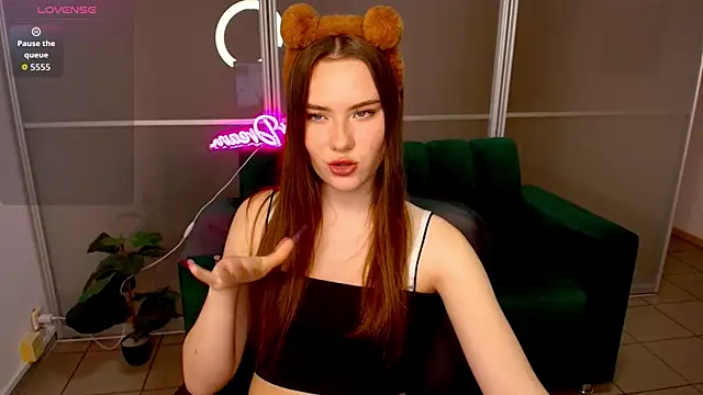 Snapshot of ElenaOconar chatting on October 2025 07:34:01 PM ElenaOconar online show from October 2025 07:34:01 PM