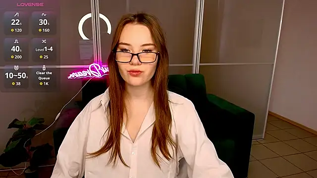 Snapshot of ElenaOconar chatting on October 2025 05:52:01 AM ElenaOconar online show from October 2025 05:52:01 AM