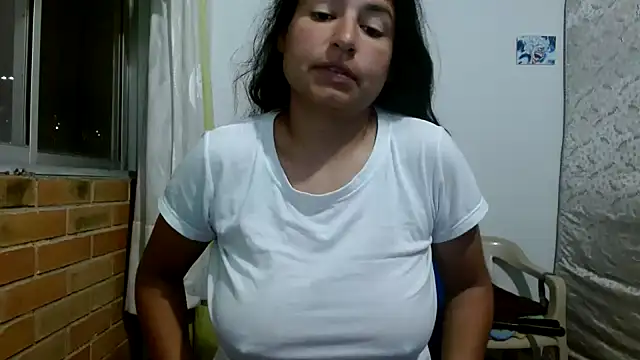 Snapshot of Escarcha-blue chatting on November 2025 12:10:02 AM Escarcha-blue online show from November 2025 12:10:02 AM