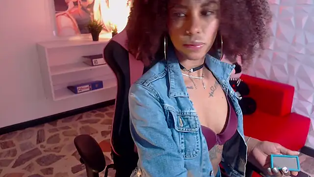 Snapshot of anahi_macys chatting on March 2025 02:12:02 PM anahi macys online show from March 2025 02:12:02 PM