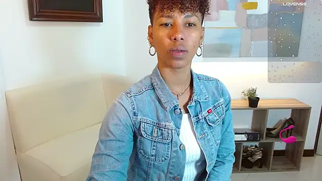 Snapshot of anahi_macys chatting on October 2025 11:07:01 AM anahi macys online show from October 2025 11:07:01 AM