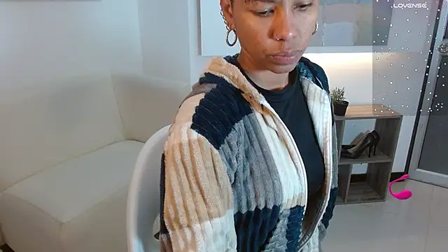 Snapshot of anahi_macys chatting on October 2025 11:22:01 AM anahi macys online show from October 2025 11:22:01 AM