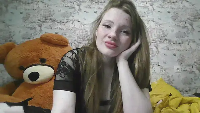 Eveline May online show from March 2025 06:34:01 PM