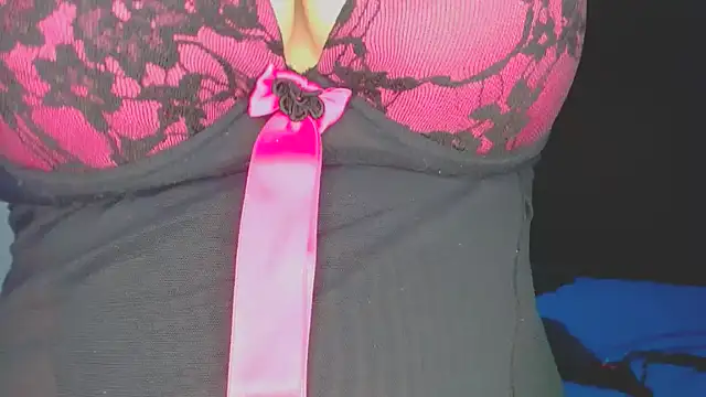 roxanasexy2025 online show from October 2025 12:11:01 PM