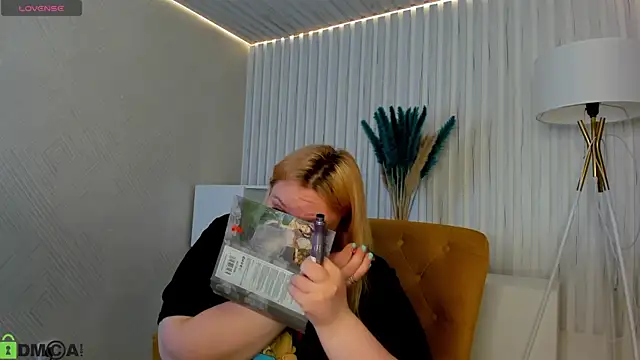 Amy Hall online show from September 2025 01:27:01 AM