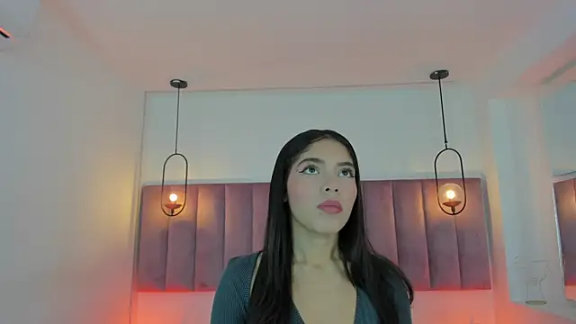 Haily b online show from November 2025 07:56:02 PM