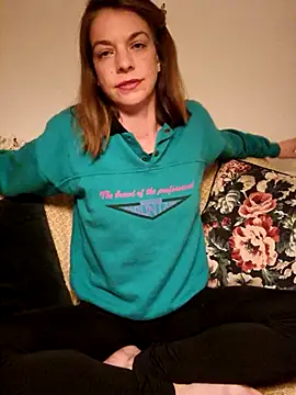 Snapshot of Rosemarie_Blu chatting on March 2025 11:32:02 PM Rosemarie Blu online show from March 2025 11:32:02 PM