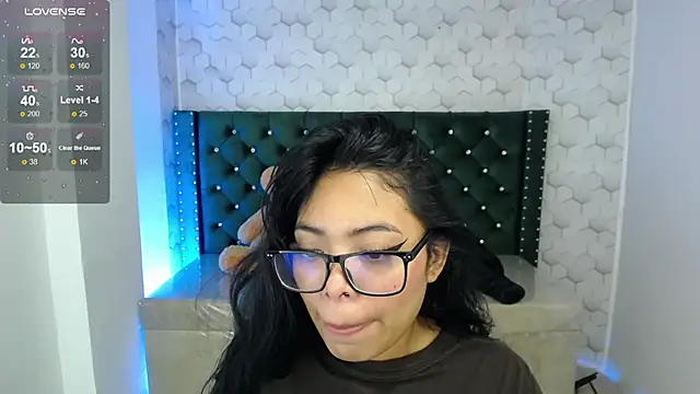 Sarah evansm online show from September 2025 02:11:01 AM