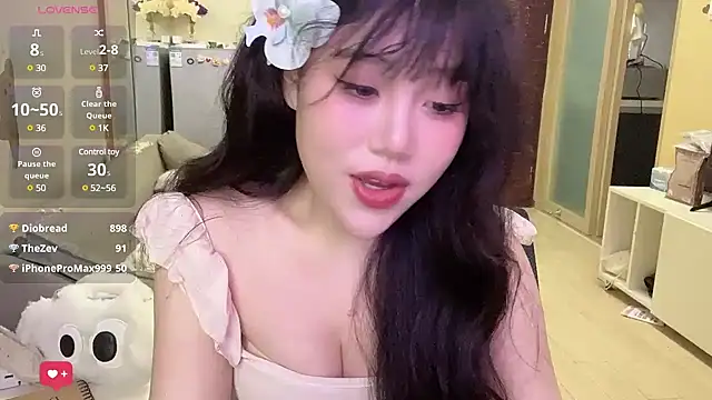 Yik-11 online show from March 2025 11:15:02 PM