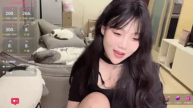 Yik-11 online show from March 2025 12:33:02 AM