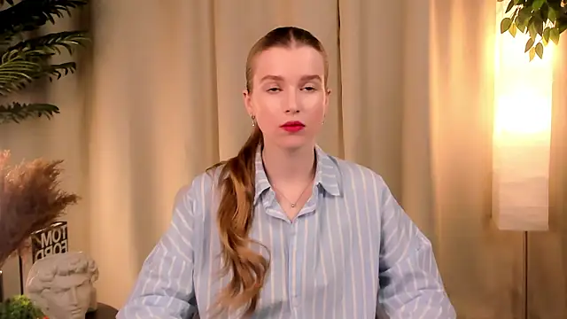 LornaCritchlow online show from February 2025 03:48:02 PM