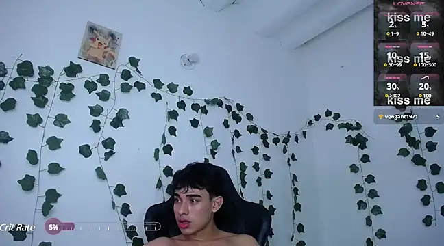 Snapshot of Noah_milleer chatting on March 2025 10:31:02 PM Noah milleer online show from March 2025 10:31:02 PM