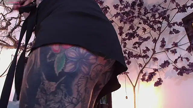 Sara Valkyri online show from October 2025 02:32:01 AM