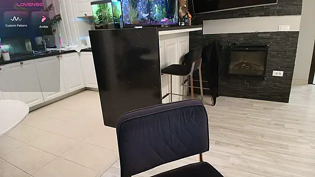 Snapshot of Layla- chatting on November 2025 01:11:01 PM Layla- online show from November 2025 01:11:01 PM