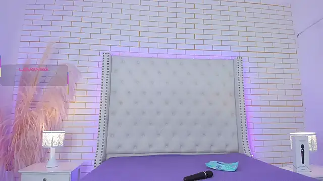 Emilly wilson  online show from October 2025 11:30:01 AM