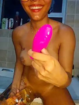 Snapshot of Cherry_kat chatting on September 2025 07:27:01 PM Cherry kat online show from September 2025 07:27:01 PM