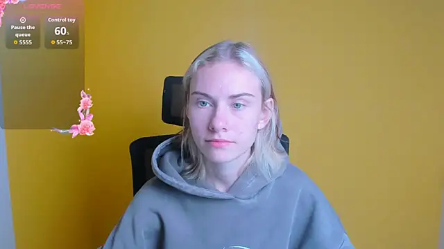 Fiona Night online show from October 2025 05:09:01 PM