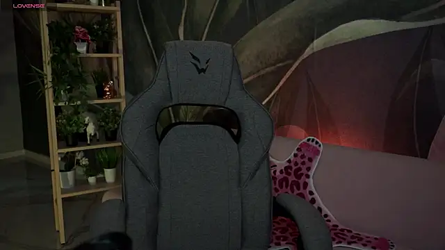 OliviaMcClean online show from October 2025 01:03:02 AM