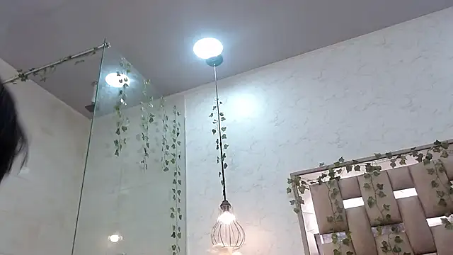 Aria and orien online show from March 2025 02:10:02 PM