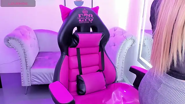 Agatha luxx online show from March 2025 12:36:02 PM